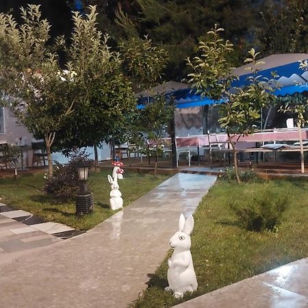 Vila Hyseni Durrës Esterno foto