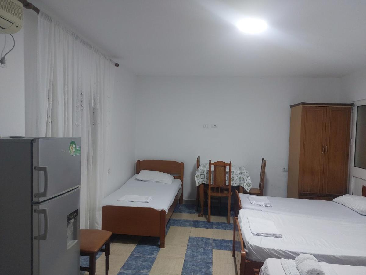 Vila Hyseni Durrës Esterno foto