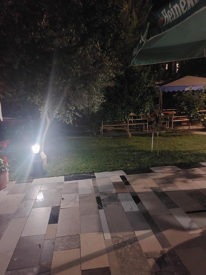 Vila Hyseni Durrës Esterno foto